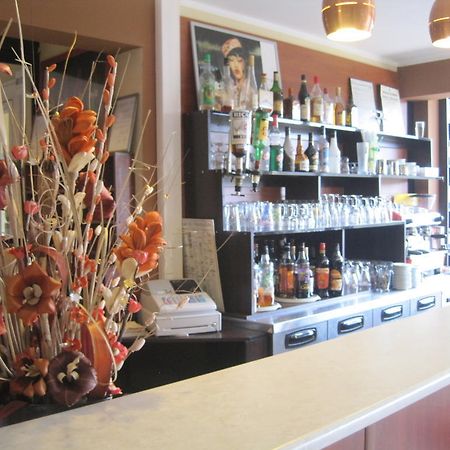 Hotel Restaurant Rive Gauche Bessines-sur-Gartempe Экстерьер фото