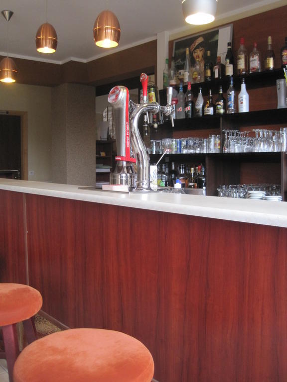 Hotel Restaurant Rive Gauche Bessines-sur-Gartempe Экстерьер фото